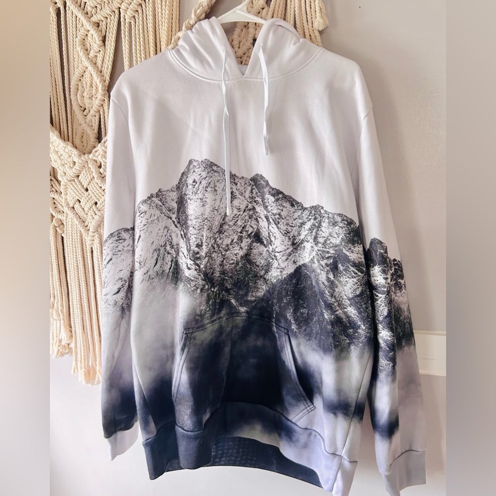 OMNIWEAR Printed Mountains Hoodie Unisex Size Medium (OVERSIZED)